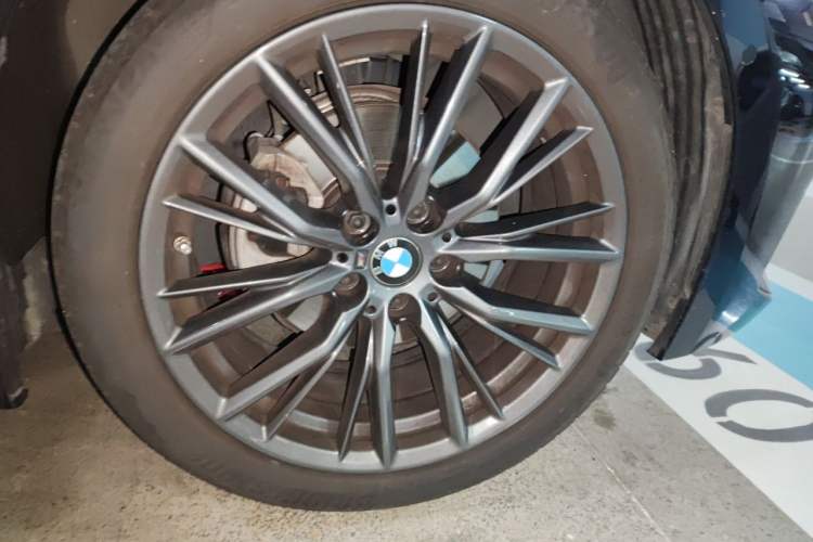 Used BMW 3 Series 2024 325i M Sport Night Edition Package Right Front Wheel Hub