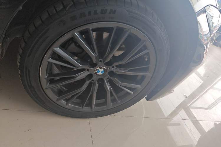 Used BMW 3 Series 2024 325Li M Sport Night Edition Package Right Front Wheel Hub