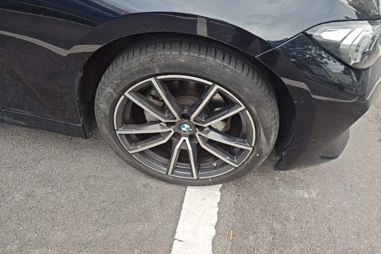 Used BMW 3 Series 2024 325Li M Sport Package Right Front Wheel Hub