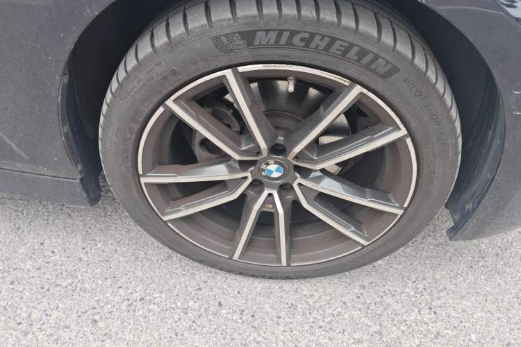 Used BMW 3 Series 2024 325Li M Sport Package Right Front Wheel Hub