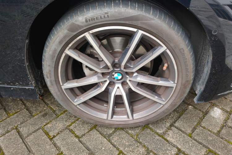 Used BMW 3 Series 2024 325Li M Sport Package Right Front Wheel Hub