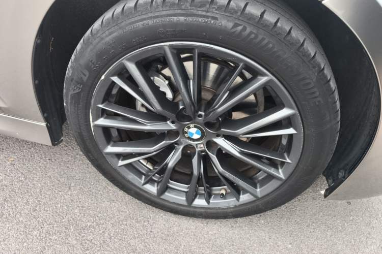 Used BMW 3 Series 2024 325i M Sport Night Edition Package Right Front Wheel Hub