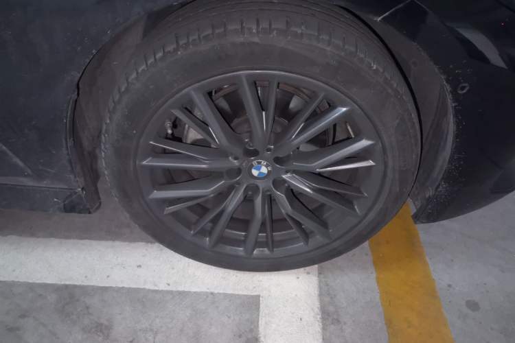 Used BMW 3 Series 2024 325i M Sport Night Edition Package Right Front Wheel Hub
