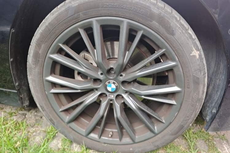 Used BMW 3 Series 2024 325Li M Sport Night Edition Package Right Front Wheel Hub