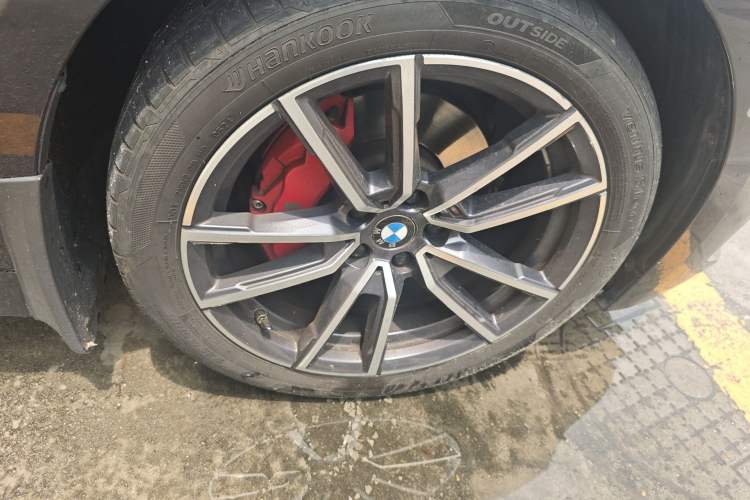 Used BMW 3 Series 2024 325Li M Sport Package Right Front Wheel Hub