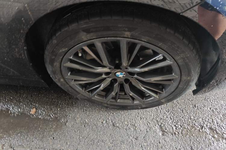 Used BMW 3 Series 2024 325Li M Sport Night Edition Package Right Front Wheel Hub