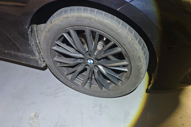 Used BMW 3 Series 2024 325i M Sport Night Edition Package Right Front Wheel Hub