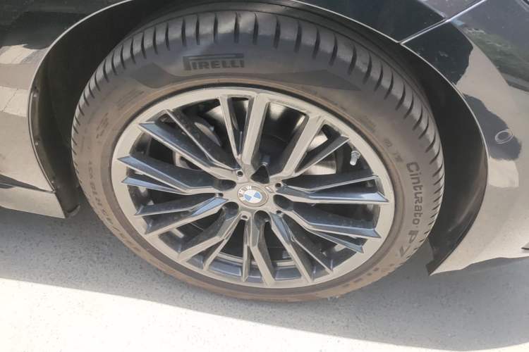 Used BMW 3 Series 2024 325Li M Sport Night Edition Package Right Front Wheel Hub