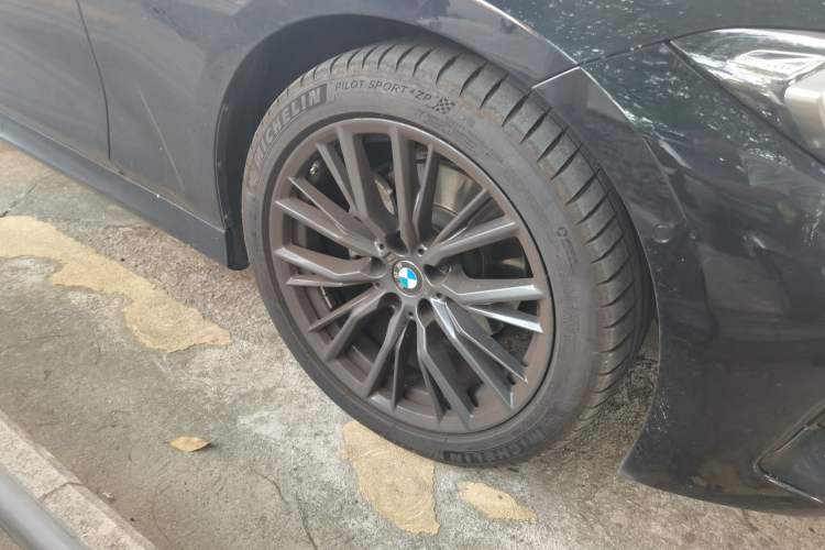Used BMW 3 Series 2024 325Li M Sport Night Edition Package Right Front Wheel Hub