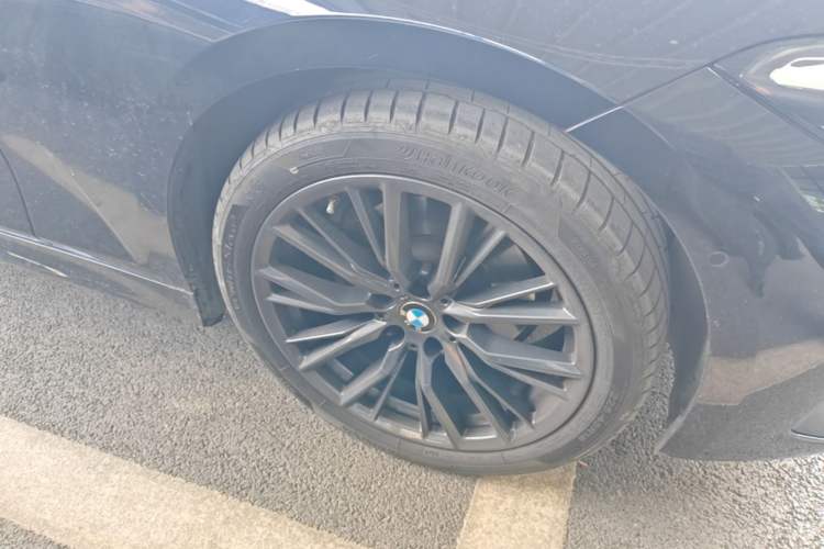 Used BMW 3 Series 2024 325Li M Sport Night Edition Package Right Front Wheel Hub