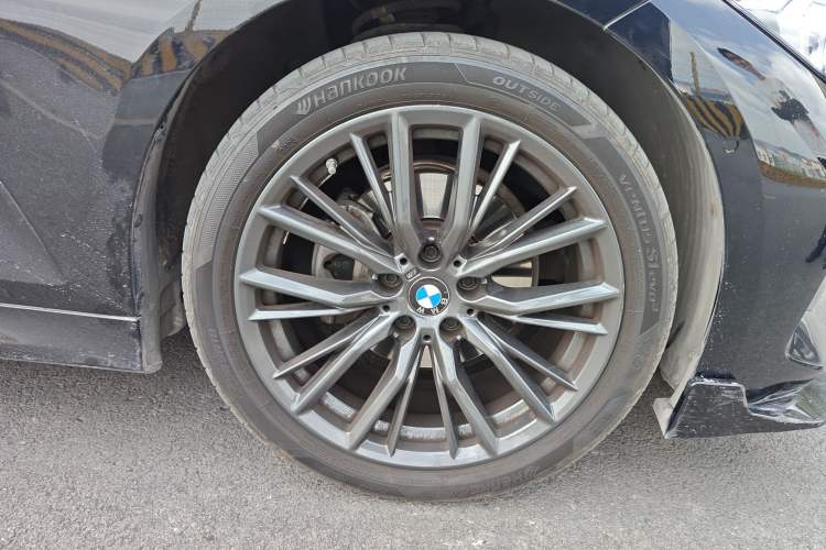Used BMW 3 Series 2024 325Li M Sport Night Edition Package Right Front Wheel Hub