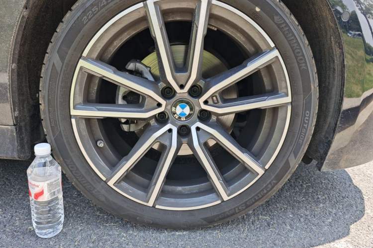 Used BMW 3 Series 2024 325i M Sport Night Edition Package Right Front Wheel Hub
