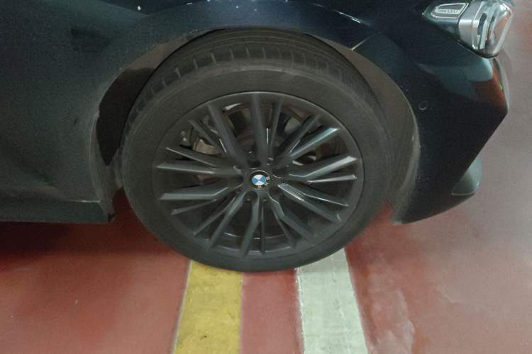 Used BMW 3 Series 2024 325i M Sport Night Edition Package Right Front Wheel Hub