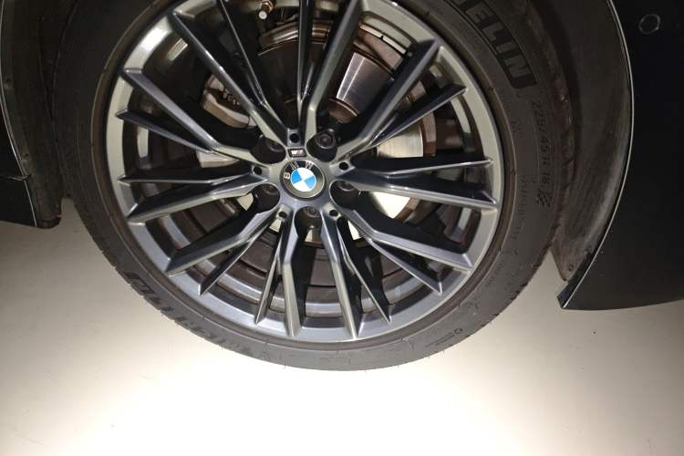 Used BMW 3 Series 2024 325Li M Sport Night Edition Package Right Front Wheel Hub