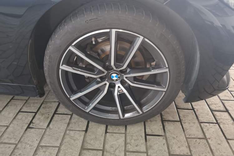 Used BMW 3 Series 2024 320Li M Sport Package Right Front Wheel Hub