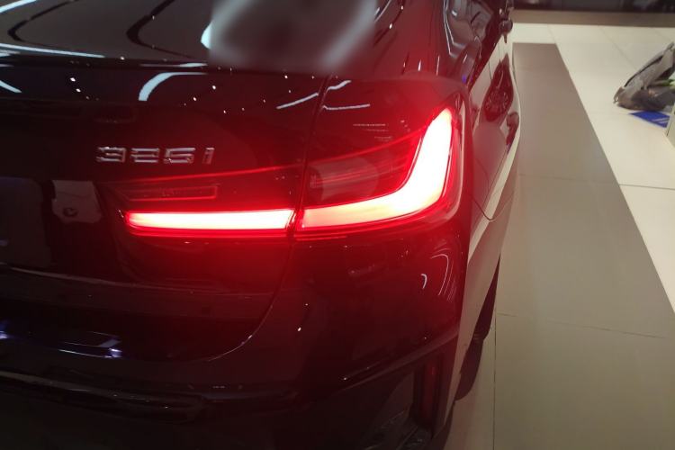 Used BMW 3 Series 2024 325i M Sport Night Edition Package Right Rear Taillight