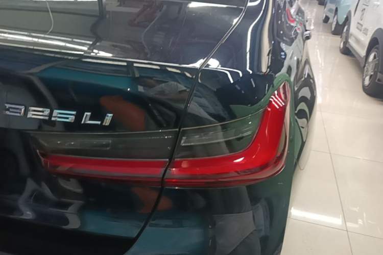 Used BMW 3 Series 2024 325Li M Sport Package Right Rear Taillight