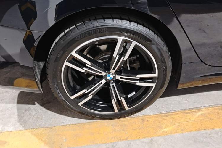 Used BMW 3 Series 2024 325i M Sport Package Right Rear Wheel Hub