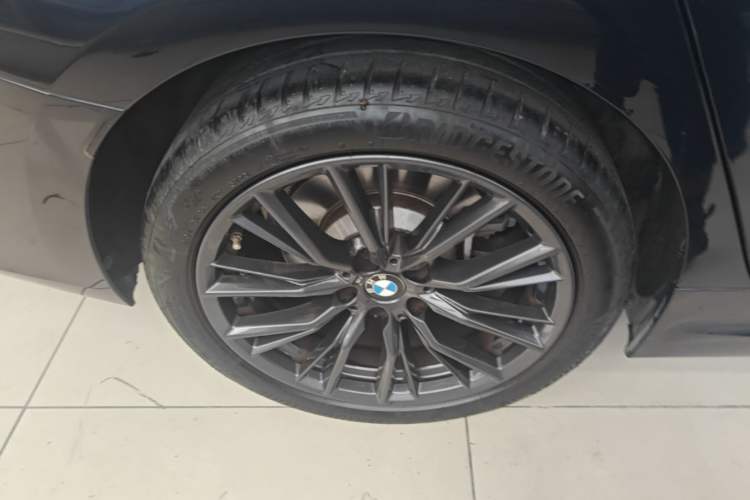 Used BMW 3 Series 2024 330i M Sport Night Edition Package Right Rear Wheel Hub