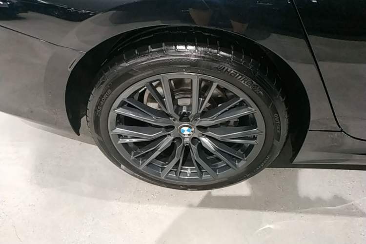 Used BMW 3 Series 2024 325Li M Sport Night Edition Package Right Rear Wheel Hub