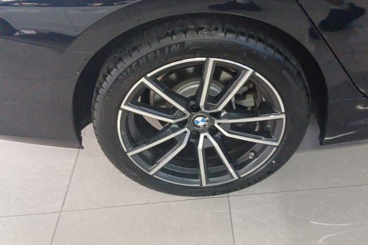 Used BMW 3 Series 2024 325Li M Sport Package Right Rear Wheel Hub