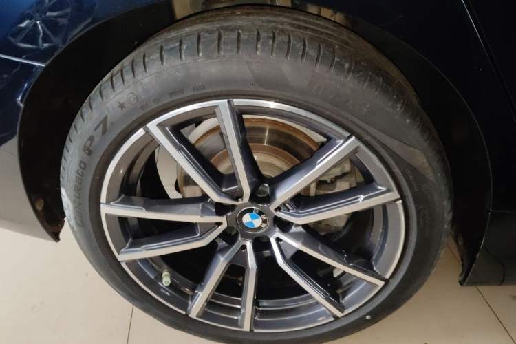 Used BMW 3 Series 2024 320Li M Sport Package Right Rear Wheel Hub