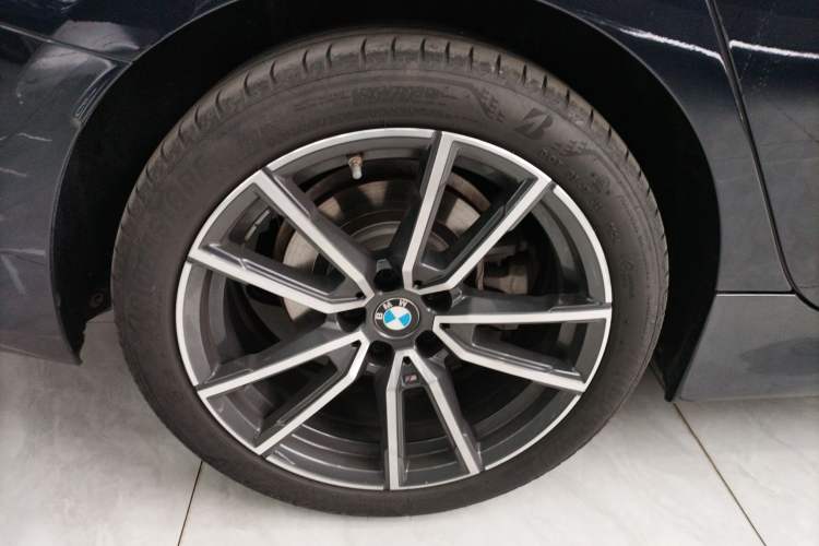 Used BMW 3 Series 2024 325Li M Sport Package Right Rear Wheel Hub