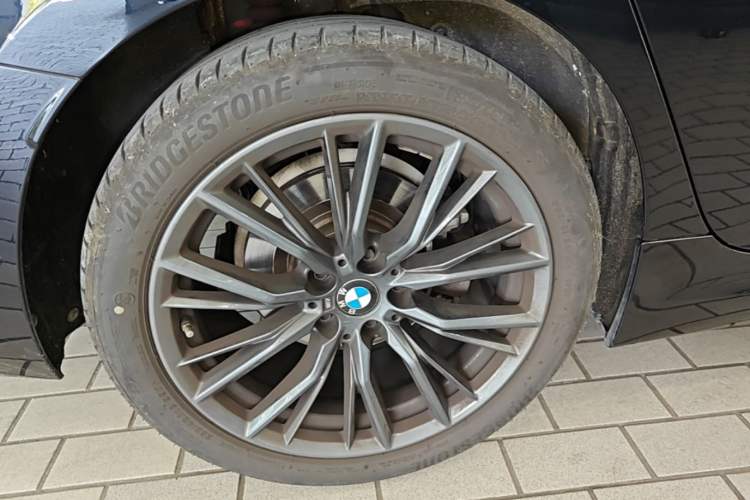 Used BMW 3 Series 2024 325Li M Sport Night Edition Package Right Rear Wheel Hub