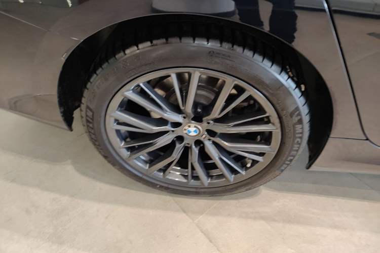 Used BMW 3 Series 2024 325Li M Sport Night Edition Package Right Rear Wheel Hub