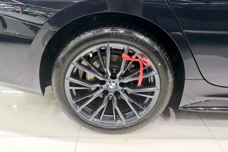 Used BMW 3 Series 2024 325Li M Sport Night Edition Package Right Rear Wheel Hub