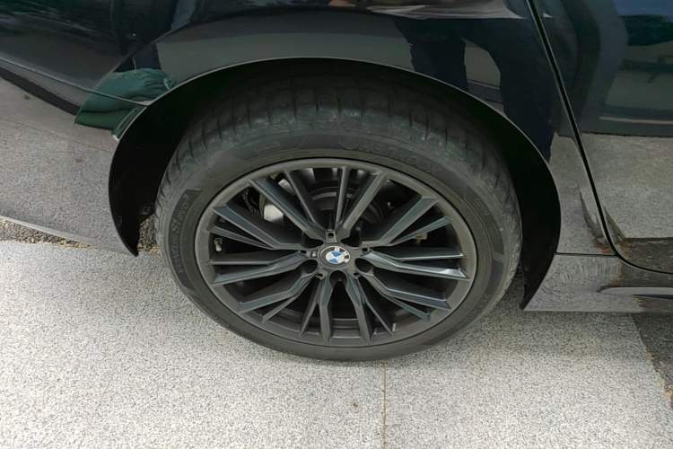 Used BMW 3 Series 2024 325Li M Sport Night Edition Package Right Rear Wheel Hub