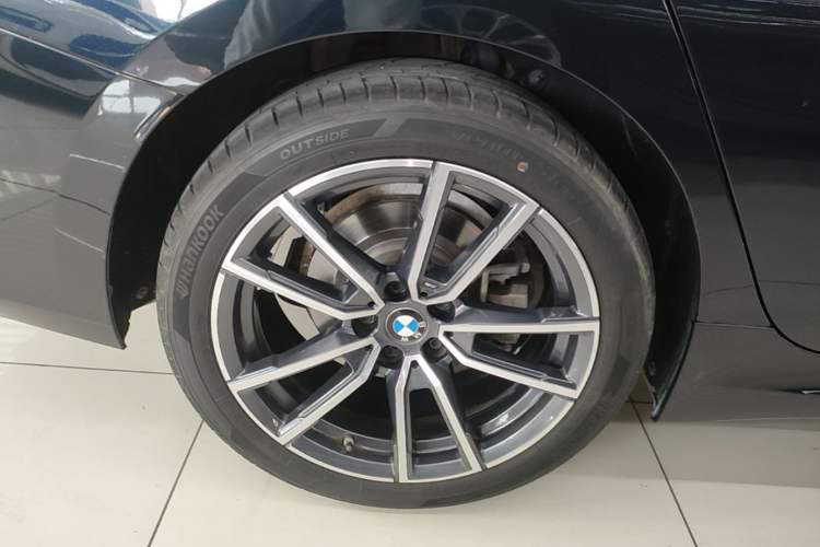 Used BMW 3 Series 2024 325Li M Sport Package Right Rear Wheel Hub