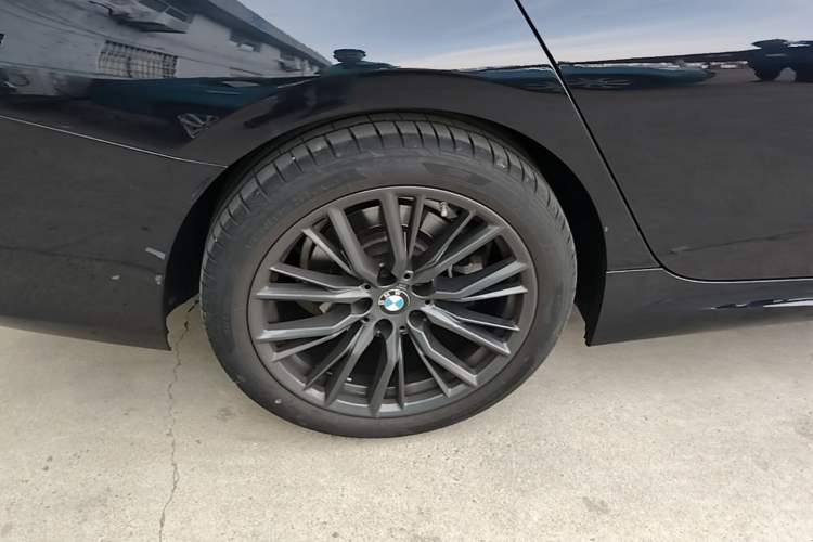 Used BMW 3 Series 2024 325Li M Sport Night Edition Package Right Rear Wheel Hub