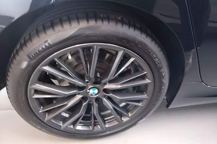 Used BMW 3 Series 2024 325Li M Sport Night Edition Package Right Rear Wheel Hub