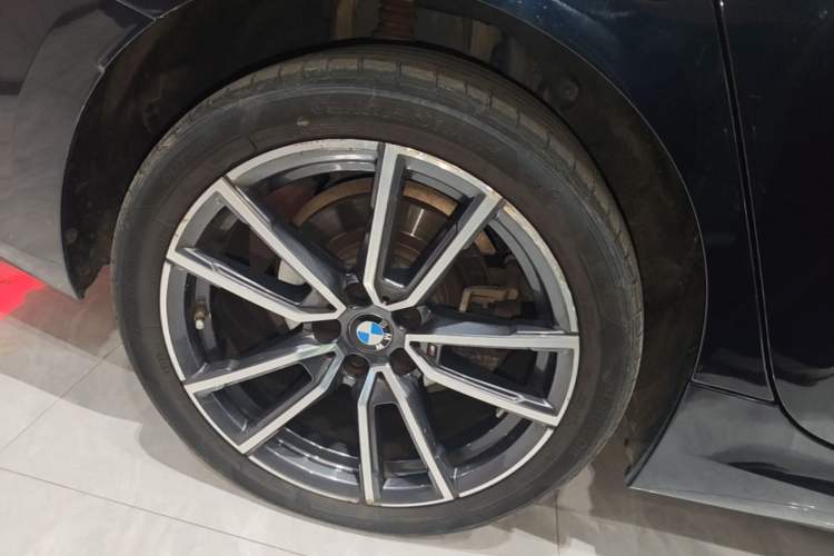 Used BMW 3 Series 2024 325Li M Sport Package Right Rear Wheel Hub