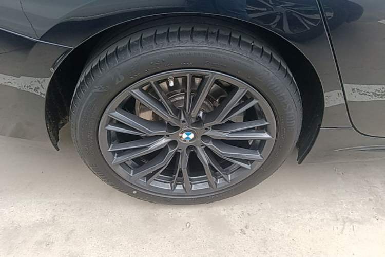 Used BMW 3 Series 2024 325i M Sport Night Edition Package Right Rear Wheel Hub