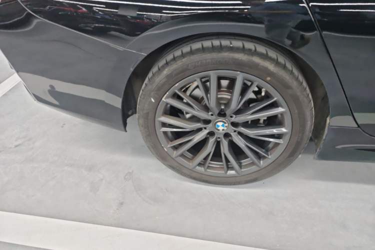 Used BMW 3 Series 2024 325i M Sport Night Edition Package Right Rear Wheel Hub