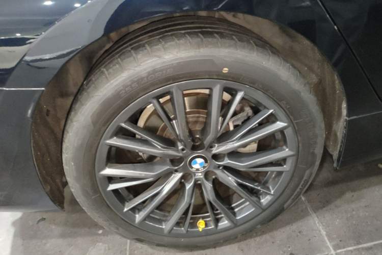 Used BMW 3 Series 2024 325Li M Sport Night Edition Package Right Rear Wheel Hub