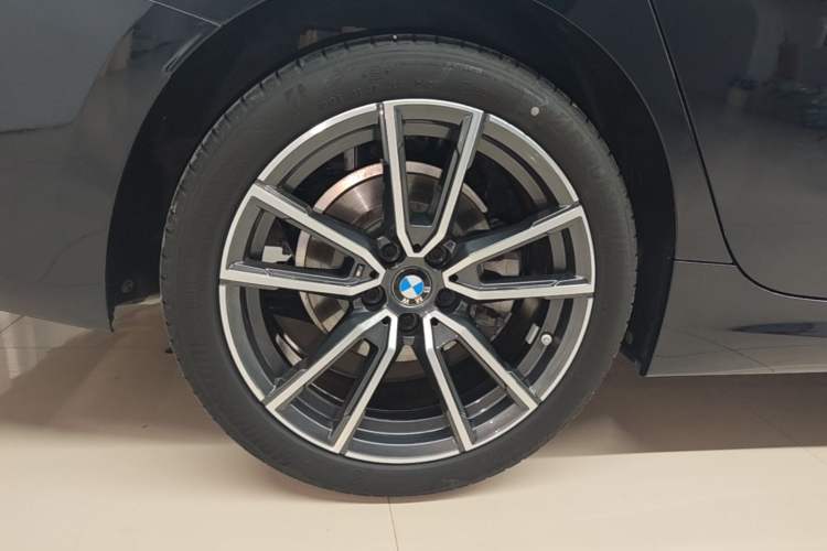 Used BMW 3 Series 2024 325Li M Sport Package Right Rear Wheel Hub