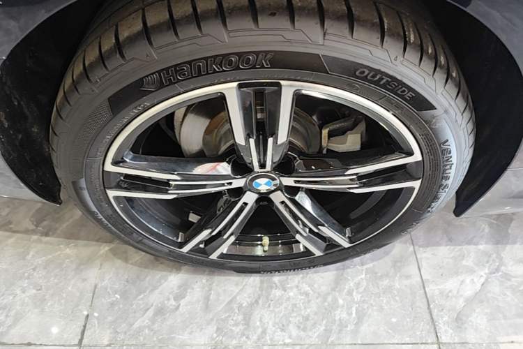 Used BMW 3 Series 2024 325i M Sport Package Right Rear Wheel Hub