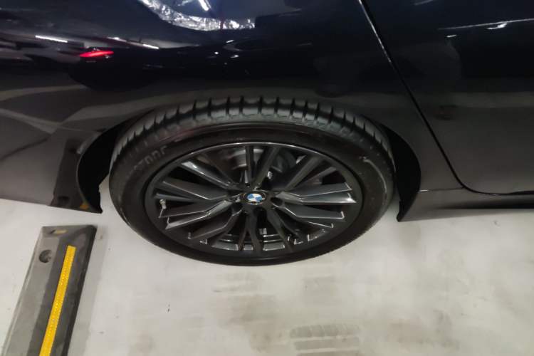 Used BMW 3 Series 2024 325i M Sport Night Edition Package Right Rear Wheel Hub