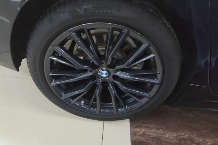 Used BMW 3 Series 2024 325i M Sport Night Edition Package Right Rear Wheel Hub