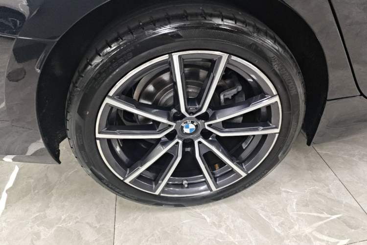 Used BMW 3 Series 2024 320Li M Sport Package Right Rear Wheel Hub