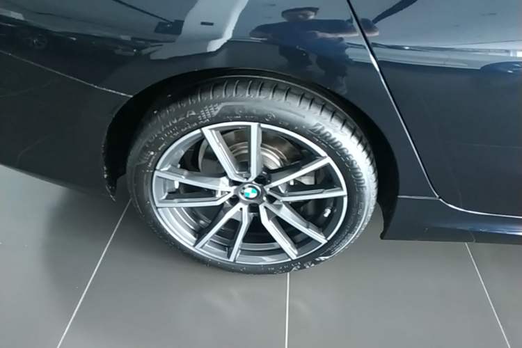 Used BMW 3 Series 2024 325Li M Sport Package Right Rear Wheel Hub