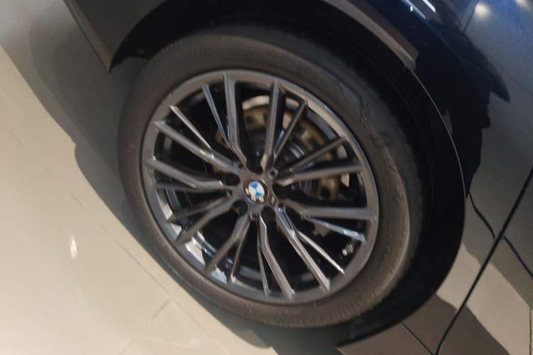 Used BMW 3 Series 2024 325i M Sport Night Edition Package Right Rear Wheel Hub