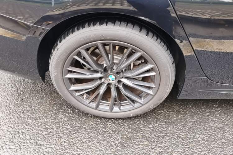 Used BMW 3 Series 2024 325i M Sport Night Edition Package Right Rear Wheel Hub