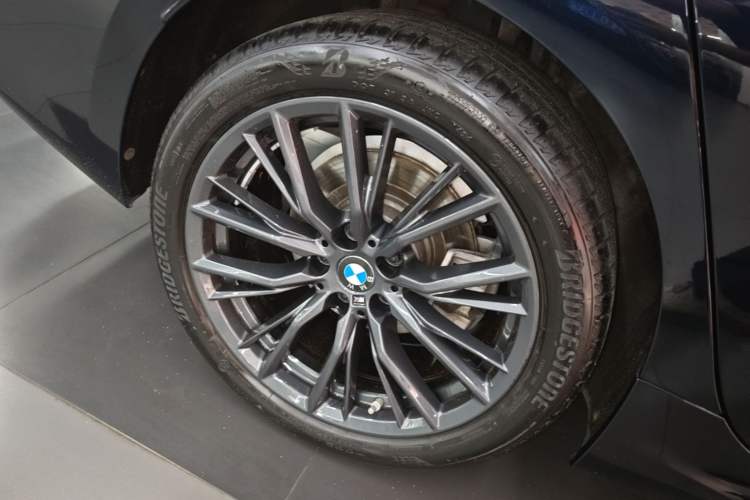 Used BMW 3 Series 2024 325Li M Sport Night Edition Package Right Rear Wheel Hub