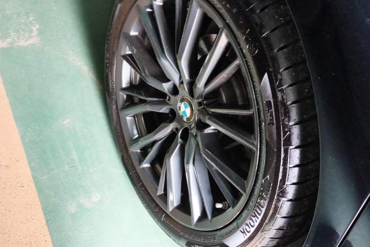 Used BMW 3 Series 2024 325i M Sport Night Edition Package Right Rear Wheel Hub