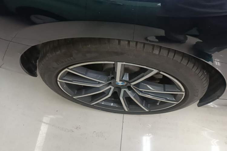 Used BMW 3 Series 2024 325Li M Sport Package Right Rear Wheel Hub
