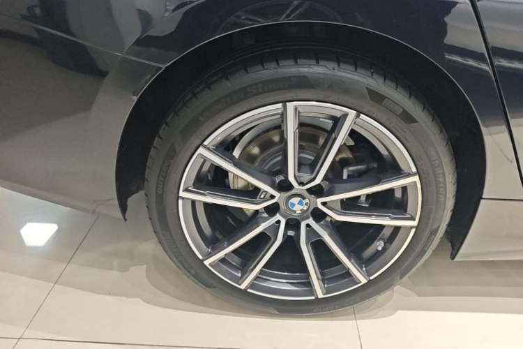 Used BMW 3 Series 2024 325Li M Sport Package Right Rear Wheel Hub